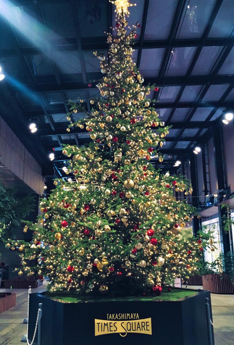 新宿高島屋に大きなクリスマスツリーが展示されました Blog