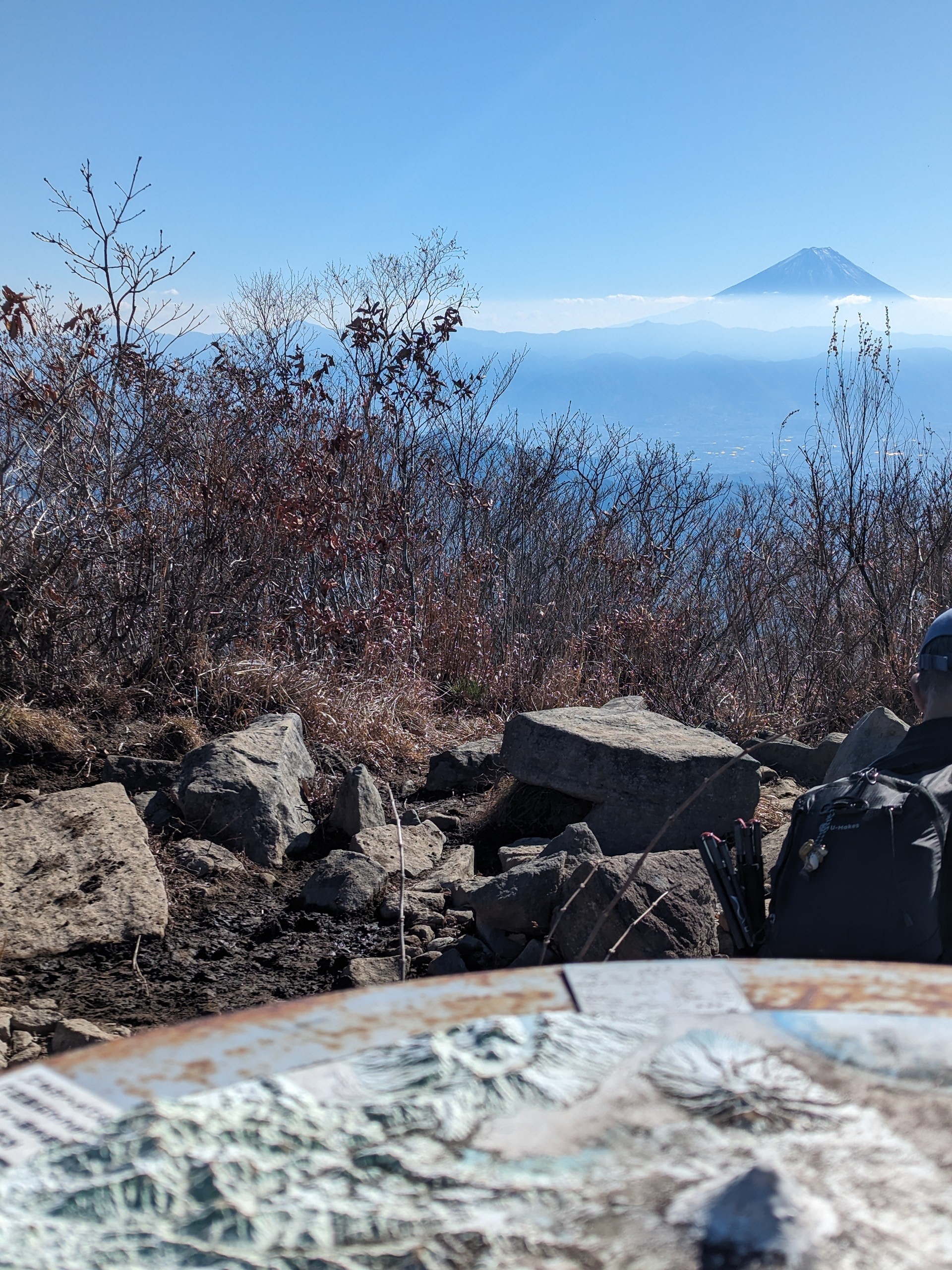 11月の富士山と気になる手前の富士山模型