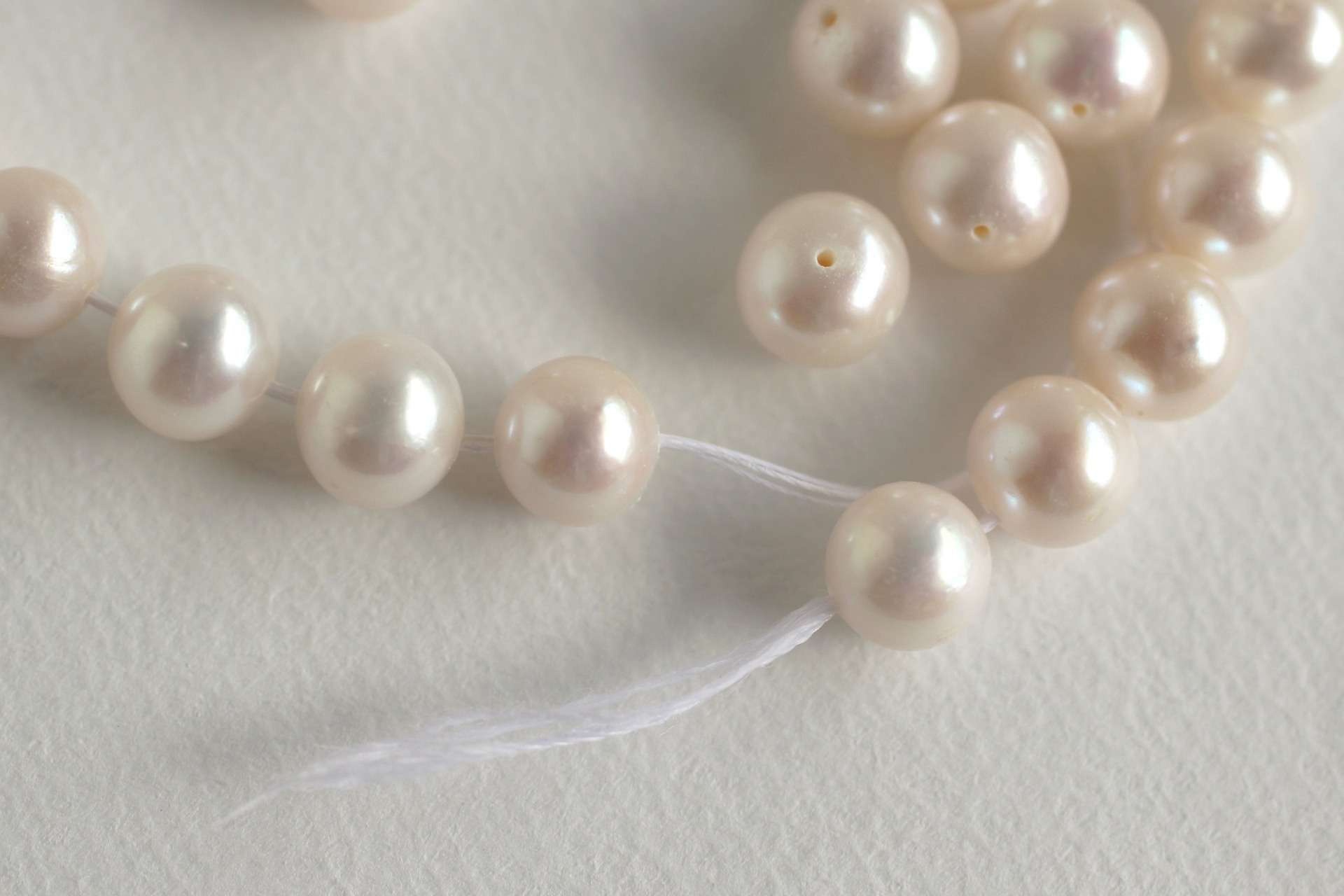 パールネックレスの糸切れ